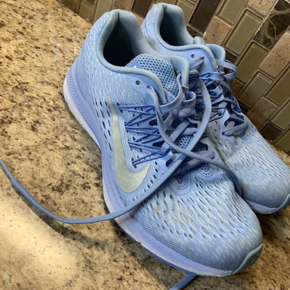 Nike Winflo 5 like new women’s size 6 shoes